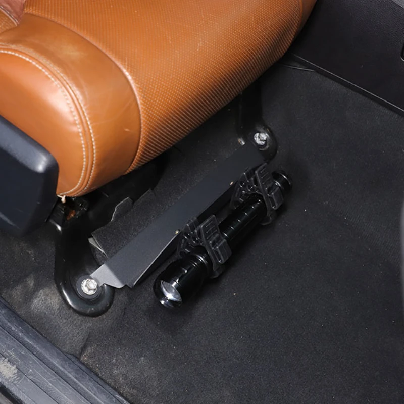 Uchwyt na latarkę pod siedzeni – Car Accessories Under 1000 recenzja i cena