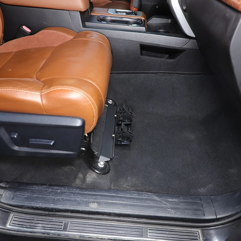 Uchwyt na latarkę pod siedzeni – Car Accessories Under 1000 recenzja i cena