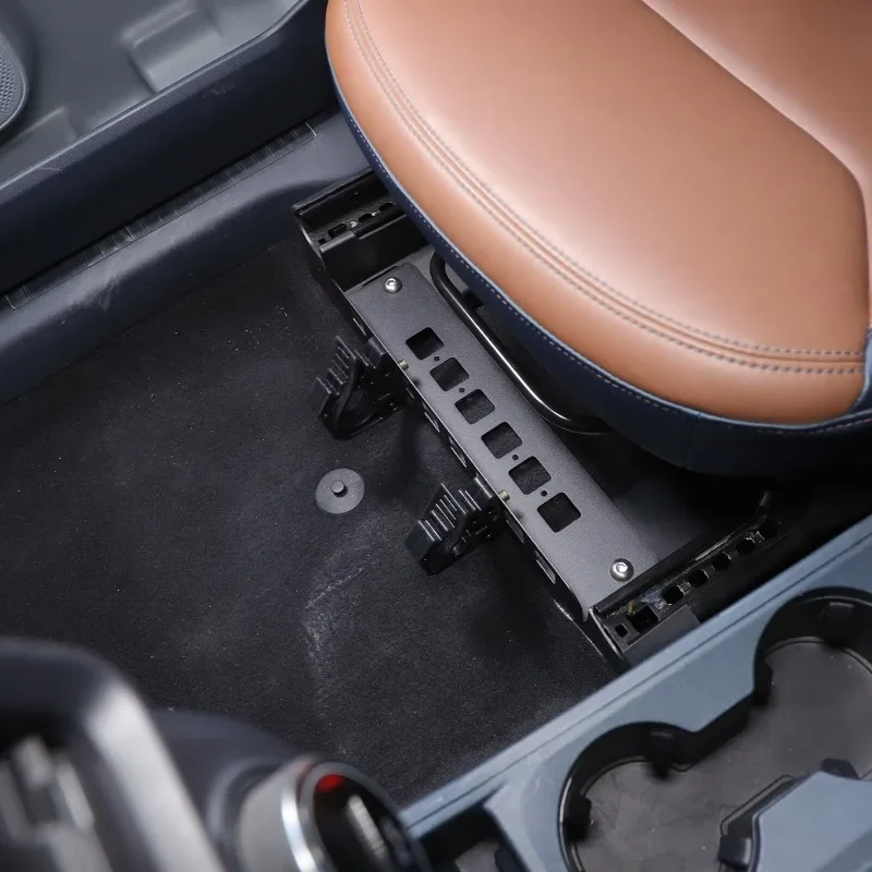 Uchwyt na latarkę pod siedzeni – Car Accessories Under 1000 recenzja i cena