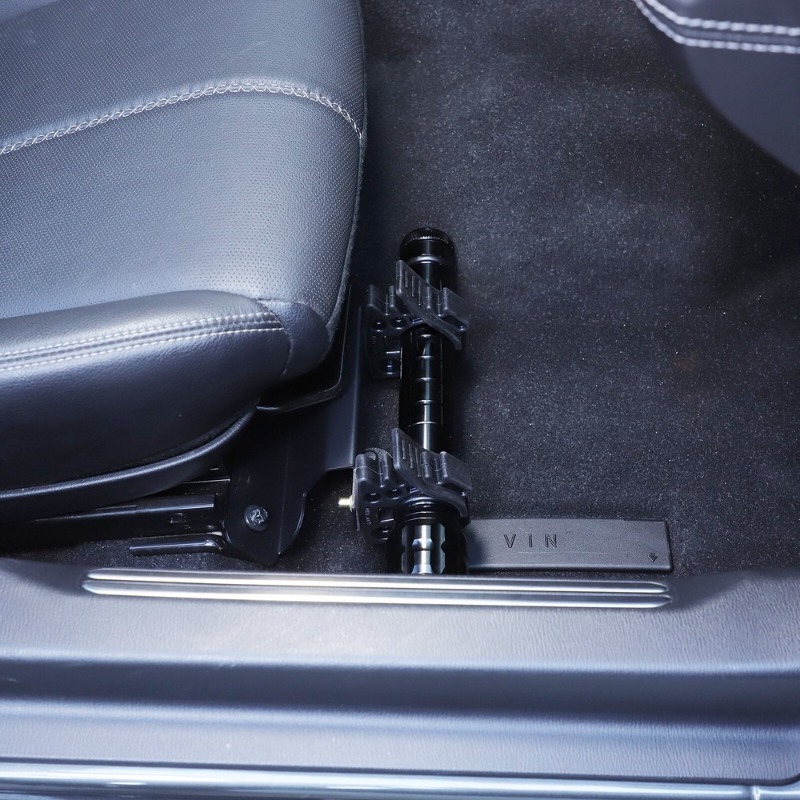 Uchwyt na latarkę pod siedzeni – Car Accessories Under 1000 recenzja i cena