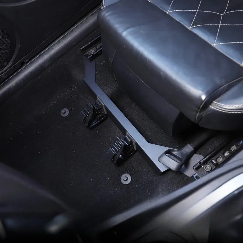 Uchwyt na latarkę pod siedzeni – Car Accessories Under 1000 recenzja i cena